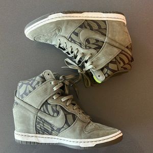 Nike Dunk Sky Hi Liberty of London, internal wedge. Premium Nubuck Leather. W 7